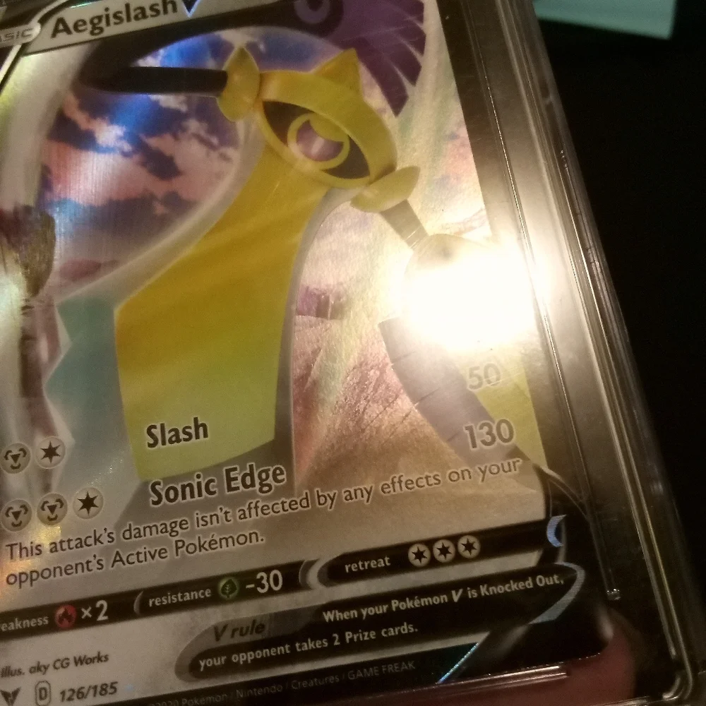 Pokemon 2020 Aegislash V #126/185 Vivid Voltage Holo CGC 8 Near Mint/Mint